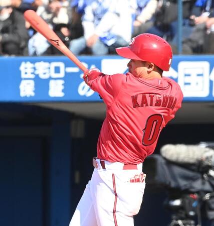 中前２点適時打を放った勝田（撮影・園田高夫）