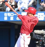 中前２点適時打を放った勝田（撮影・園田高夫）