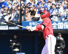 広島・中村奨がＯＰ戦１号　ＤｅＮＡ・竹田から左翼席へ２ラン　ＯＰ戦の打率は３割５分超え　開幕スタメンへ前進