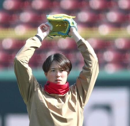 入念にキャッチボールする森下（撮影・北村雅宏）