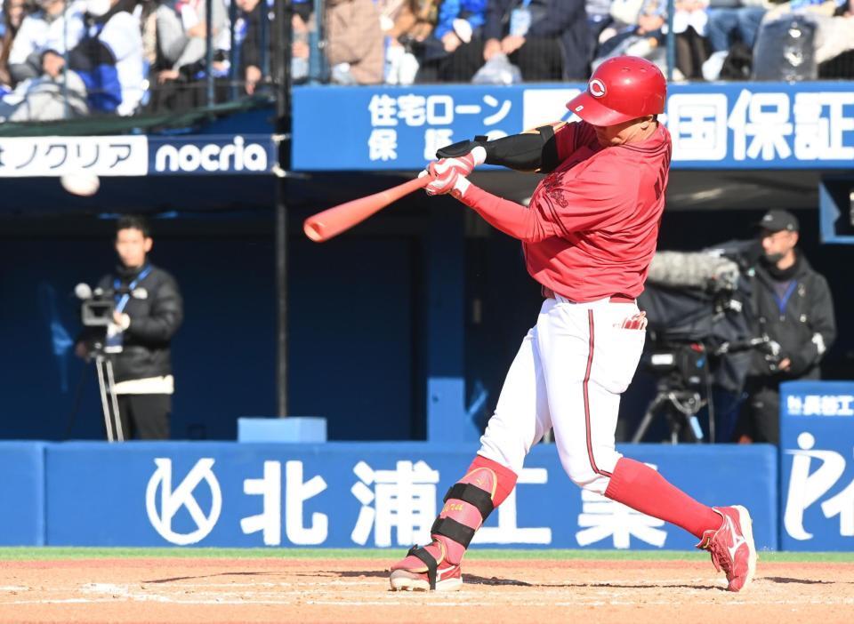 ８回、中前適時打を放った勝田（撮影・園田高夫）