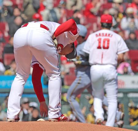 １回、近本に先制となるソロを浴びた高（左）＝撮影・北村雅宏