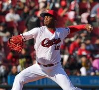 ９回から登板するアリア（撮影・北村雅宏）