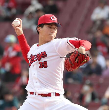 ７回から登板し力投する赤木（撮影・西田忠信）