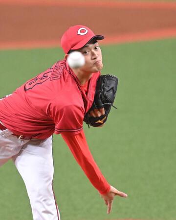 力投する先発の岡本（撮影・飯室逸平）