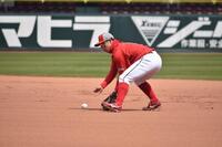 ノックを受ける勝田