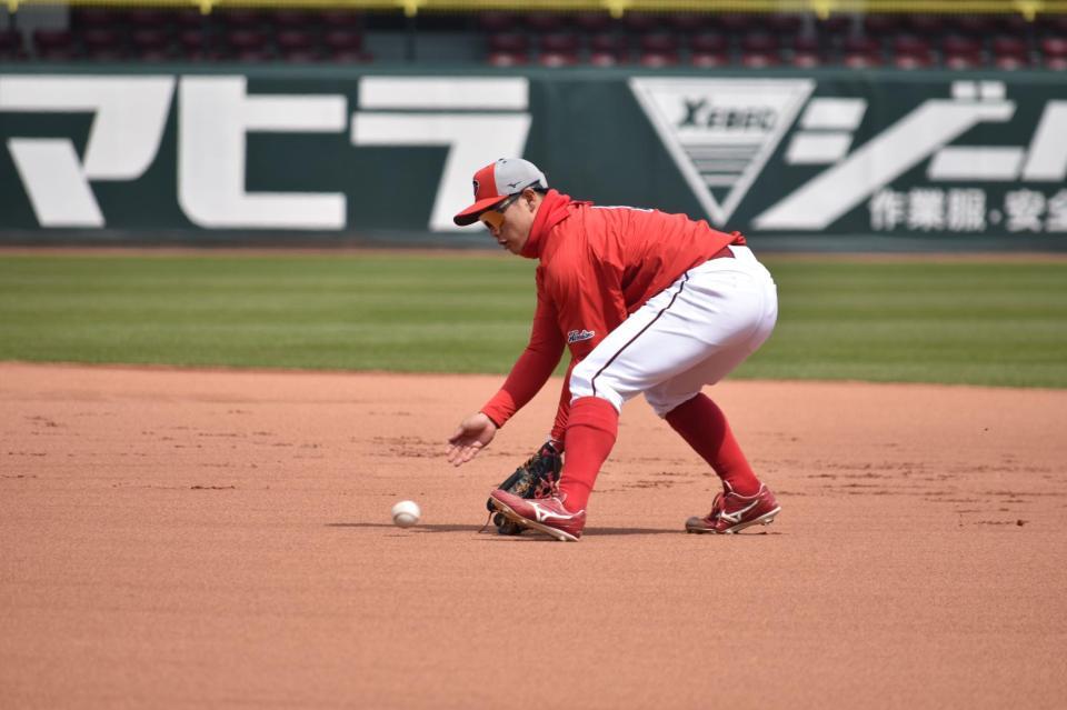 ノックを受ける勝田