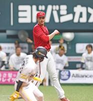 ３回、今宮に適時打を浴びたターノック（撮影・北村雅宏）