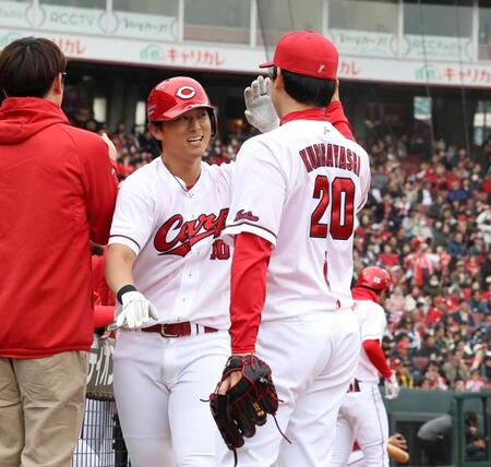 広島 佐々木泰が“プロ1号” 4番で出場を続ける中で開幕前に大きな一発