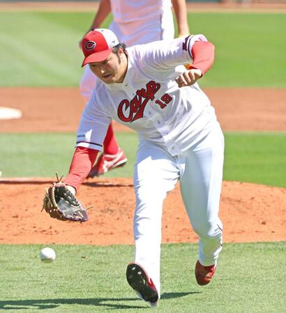 守備練習に励む床田（撮影・北村雅宏）