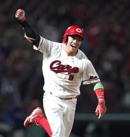 広島 30年ぶり劇的サヨナラ勝ち 4年ぶり開幕戦白星 九回に4点差追いつき延長十回にドラ3・勝田が決めた ドラ1・平川がプロ初打点、同点2点二塁打