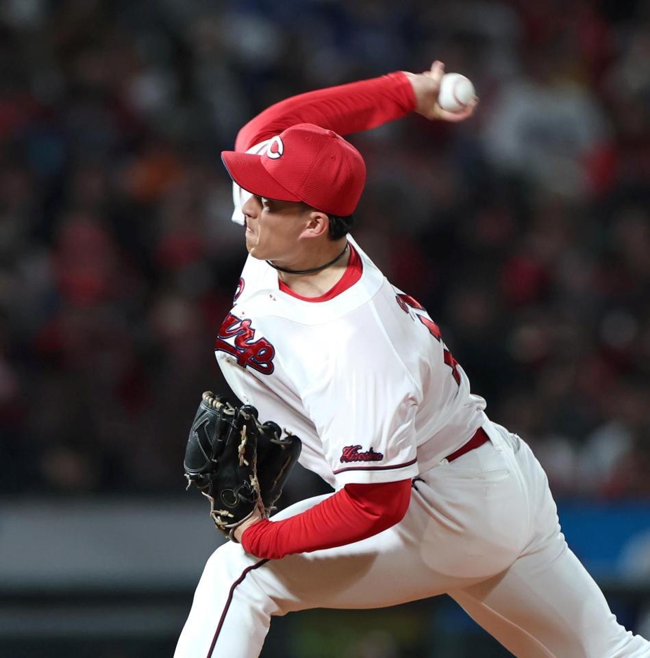 ６回から登板する斉藤汰（撮影・北村雅宏）