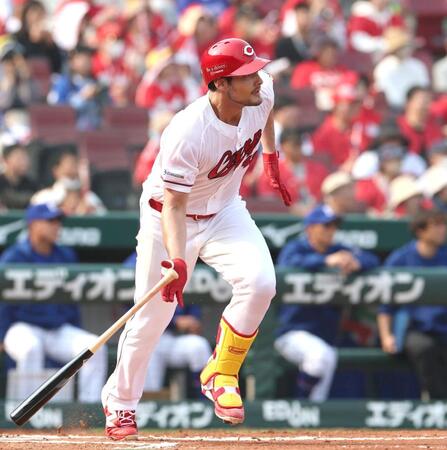 ６回、二塁打を放つターノック（撮影・北村雅宏）