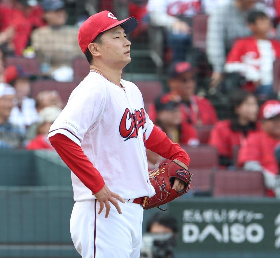 ８回、田中に同点となる適時打を浴びた島内（撮影・北村雅宏）