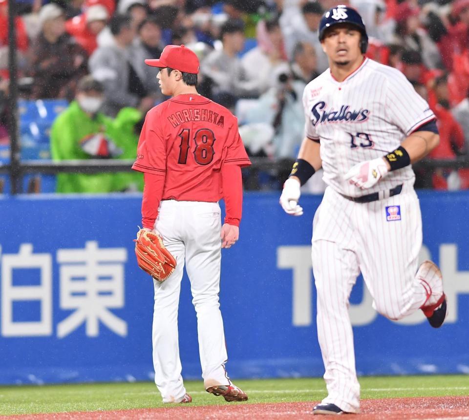 ４回、オスナに中越えソロを打たれた森下（撮影・開出牧）