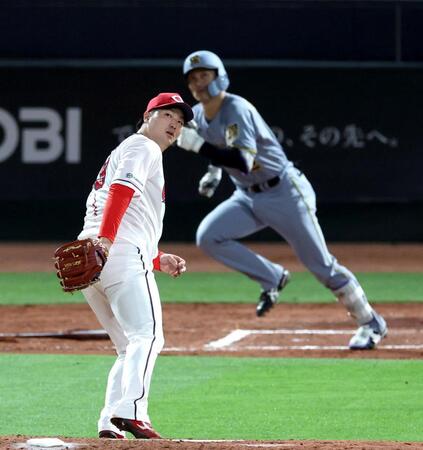 ６回、坂本に犠飛を許す床田（撮影・山口登）