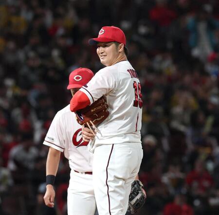 ５回、近本に四球を与え、ベンチ方向に目をやる床田（撮影・北村雅宏）