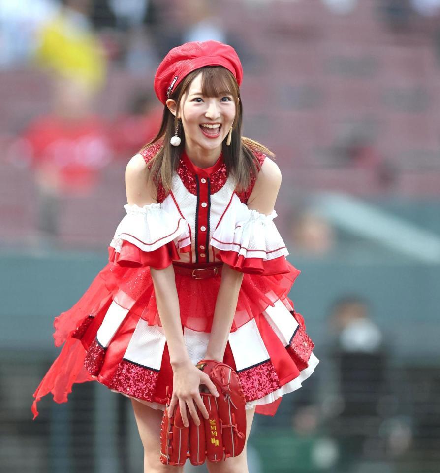 始球式を務める藤本冬香（撮影・北村雅宏）