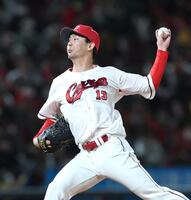 ８回から登板する森浦（撮影・北村雅宏）