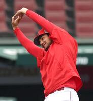 体をほぐすターノック（撮影・北村雅宏）