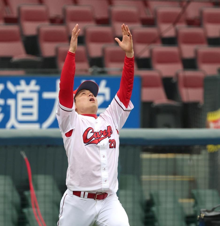 ウオミングアップする栗林（撮影・北村雅宏）