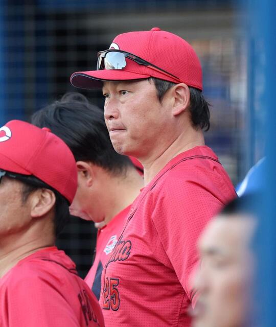 広島カープ照明（リモコンなし） 広島・新井監督 19打席安打なしの小園に「今が底だと思えば、上がっ