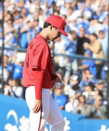 ７回、逆転を許した森浦（撮影・石井剣太郎）　