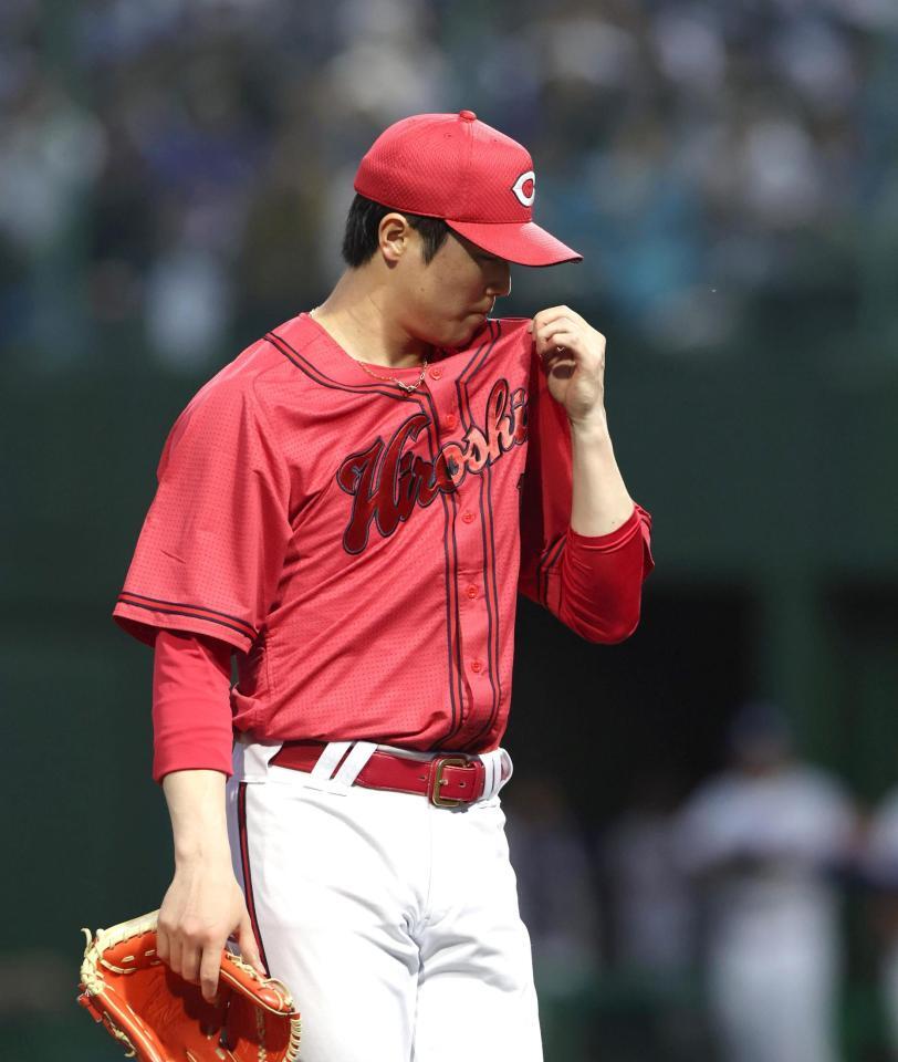 １回、４点を先制されてベンチに戻る森下（撮影・北村雅宏）