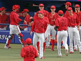 広島・新井監督　栗林が「また（連敗を）止めてくれた」七回ピンチは「もう決めてた」【一問一答】