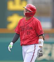 ６回、併殺打に倒れた平川（撮影・中田匡峻）