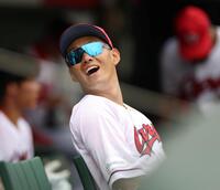 スタメン落ちした中村奨（撮影・北村雅宏）