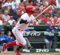 １回、左前打を放つ平川（撮影・北村雅宏）