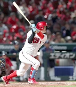 広島・小園　不屈マルチ　前日死球で途中交代「めっちゃ痛いですよ」も「関係ないので」　反撃遅く２戦連続零敗