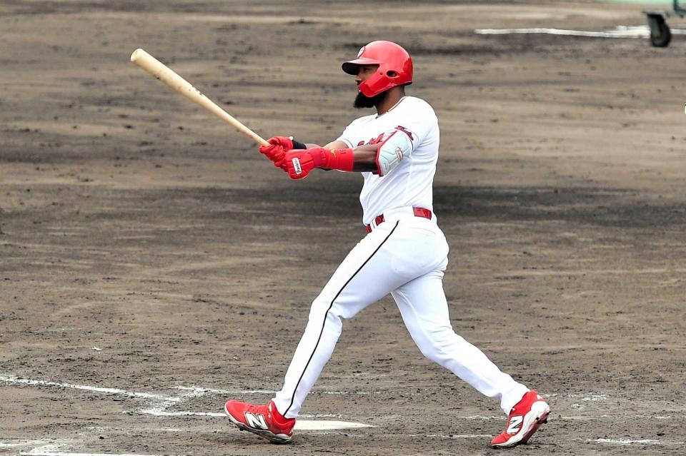 ２軍合流即２安打を放つ　