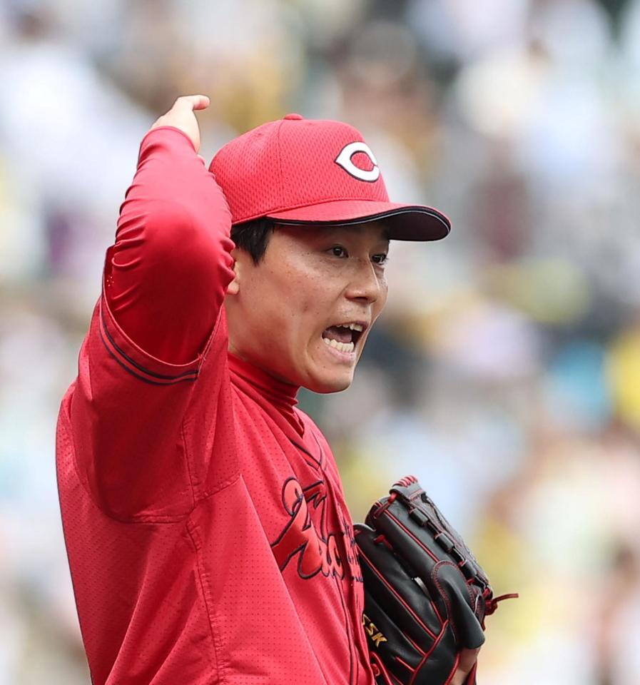 ３回、野手に声をかける栗林（撮影・西田忠信）