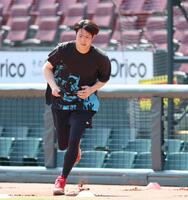 入念にトレーニングする森下（撮影・北村雅宏）