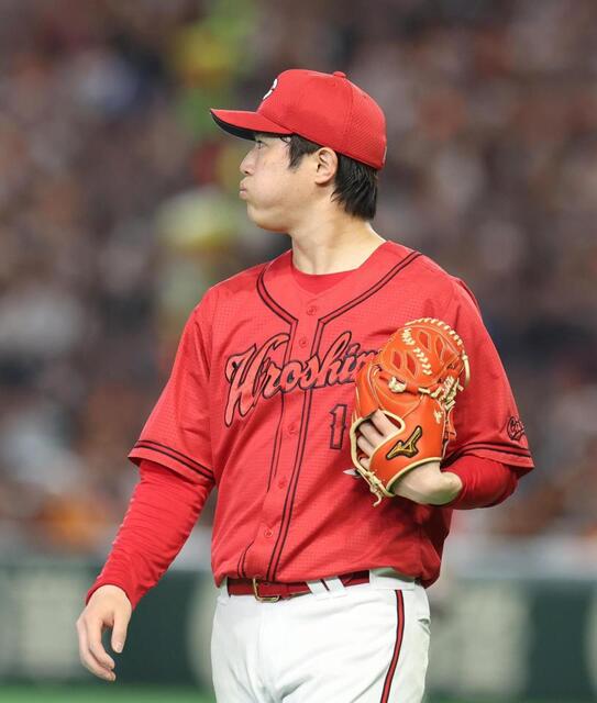 広島・森下暢仁が二回に4点の先制許す 捕手・持丸の本塁クロスプレー