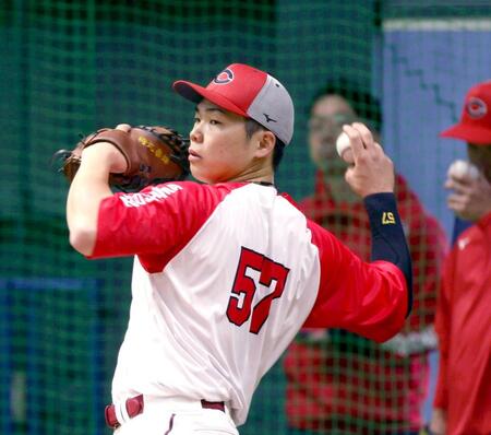 キャッチボールする持丸（撮影・北村雅宏）