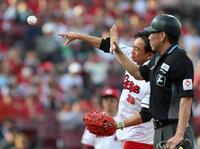 始球式を務める元ＴＯＫＩＯの城島茂（撮影・北村雅宏）
