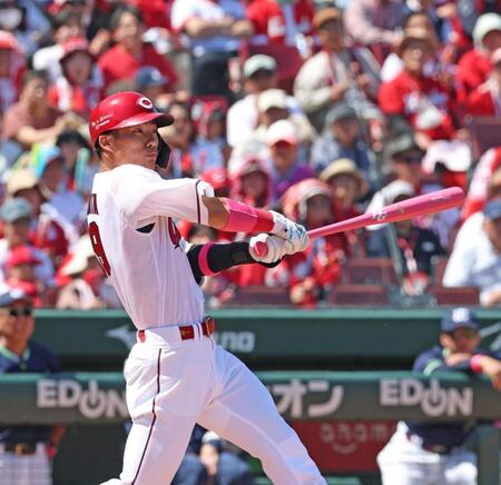 ２回、先制となる犠飛を放つ二俣（撮影・北村雅宏）