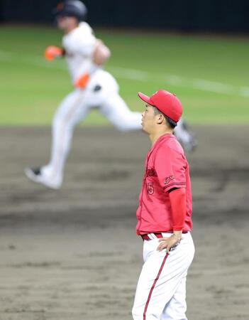 ５回、キャベッジに先制ソロを浴びる玉村（撮影・立川洋一郎）