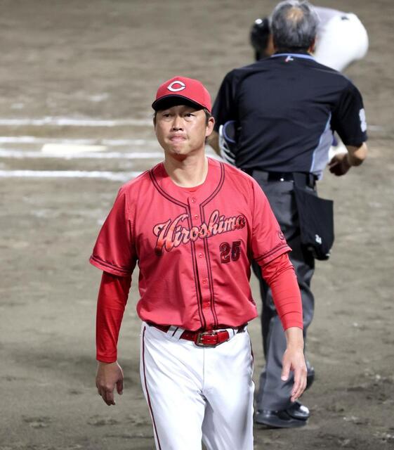 広島・新井監督「遠藤に任せているから」2イニング目の延長十二回に 