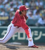 ６回、力投する鈴木（撮影・山口登）