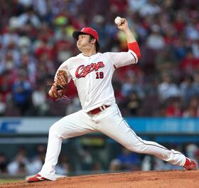 先発し力強いボールを投げ込む床田（撮影・北村雅宏）