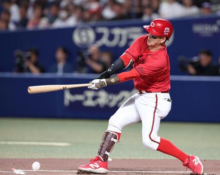１回、三ゴロに倒れる小園（撮影・北村雅宏）