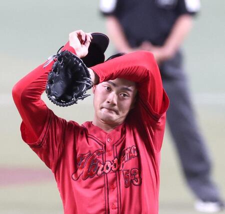 １回、汗を拭う岡本（撮影・北村雅宏）