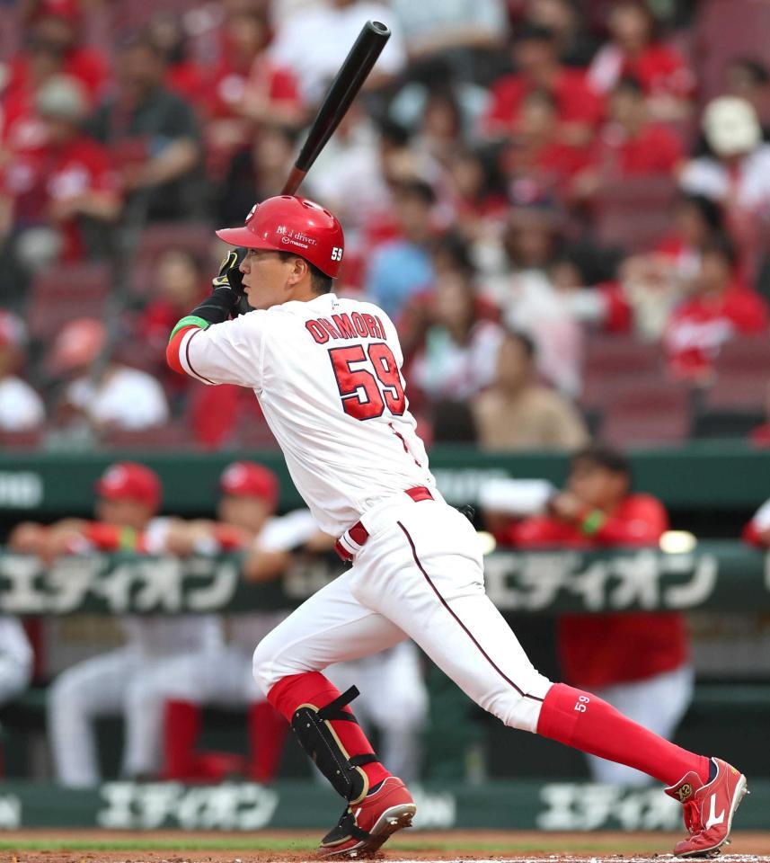 １回、先制ソロを放つ大盛（撮影・北村雅宏）