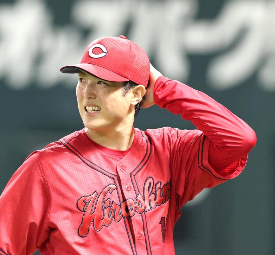 ３回、柳田に同点ソロを浴び、ベンチに戻る森下（撮影・北村雅宏）