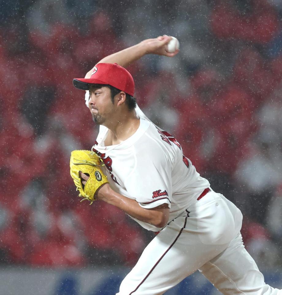 ７回から登板する中崎（撮影・北村雅宏）