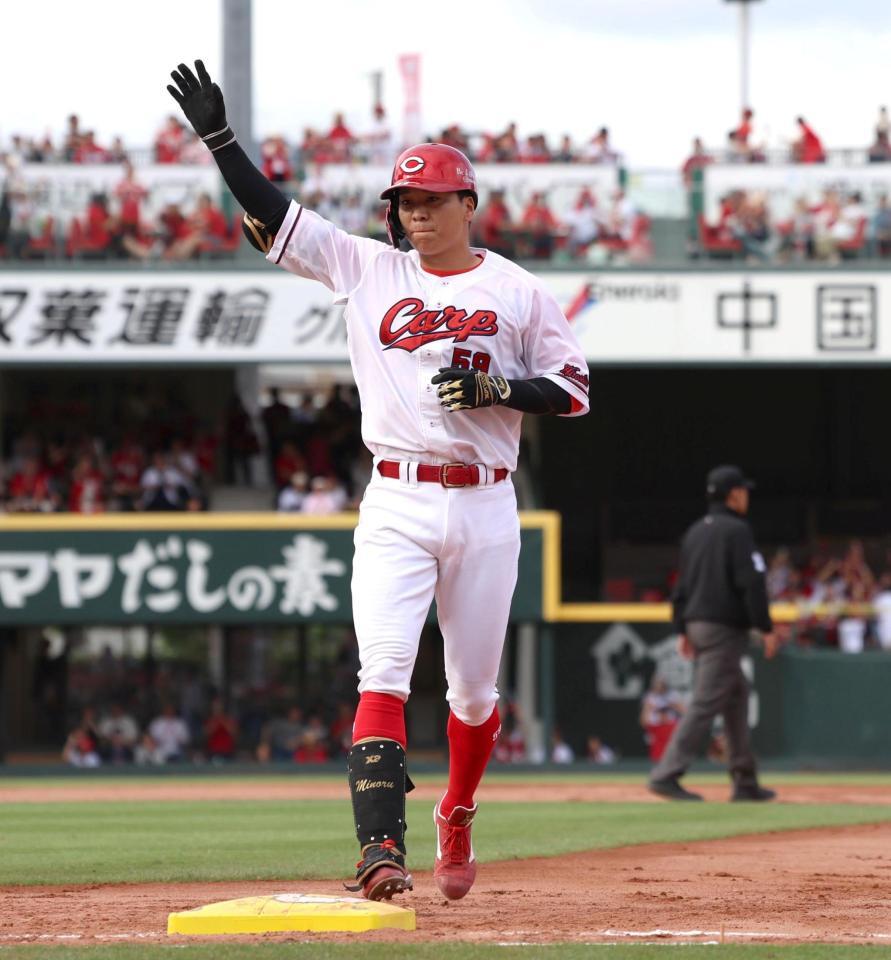 ８回、適時打を放った大盛（撮影・北村雅宏）